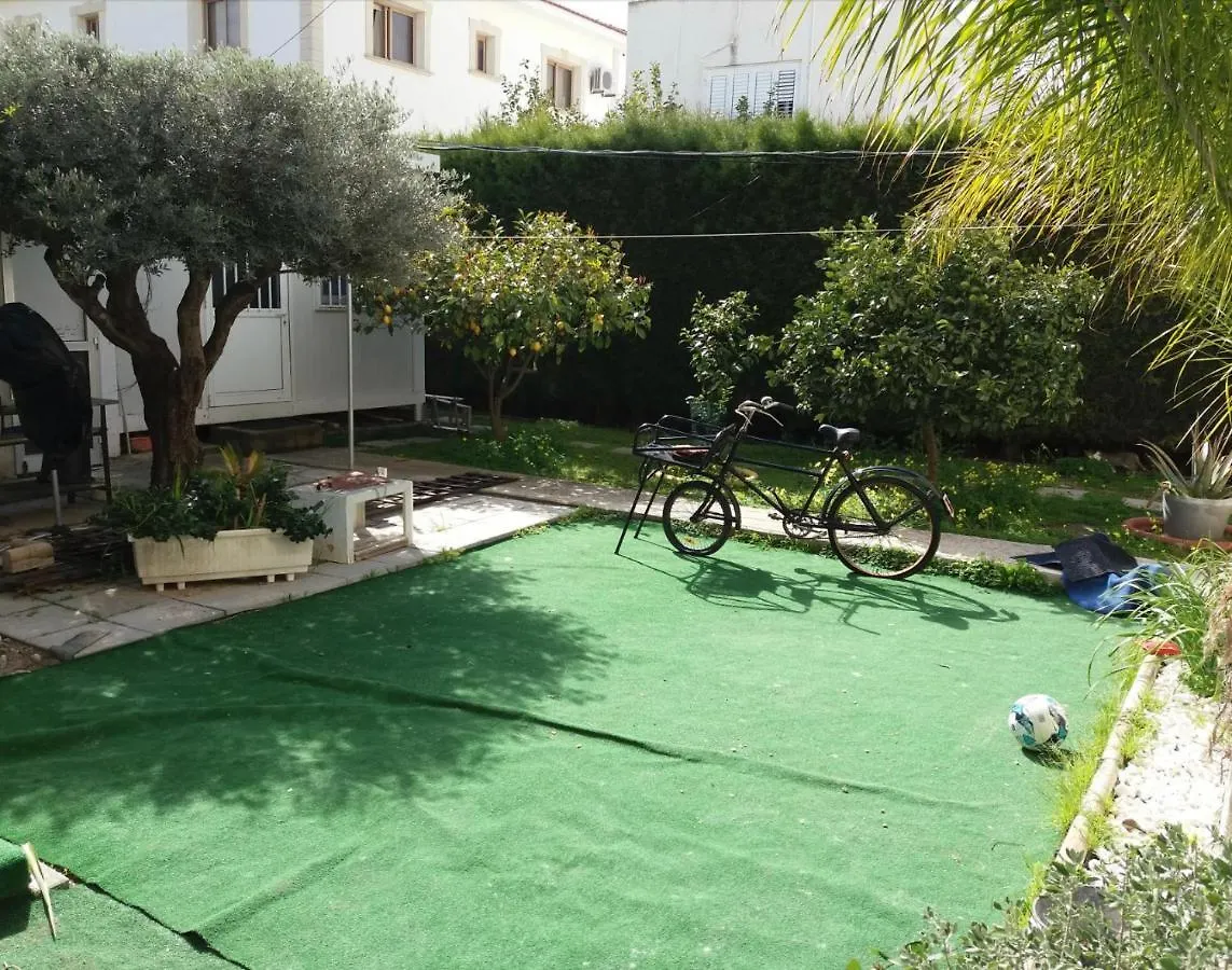 Πανσιόν Independent Bedroom With Private Wc+Shower Λάρνακα